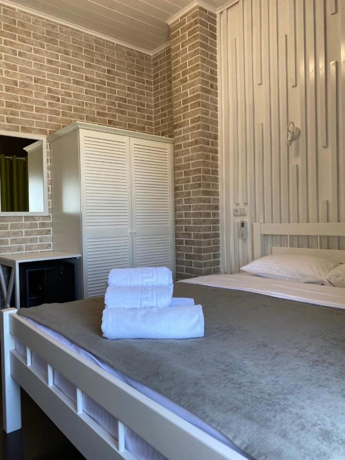 Captain Hotel Затока Екстериор снимка