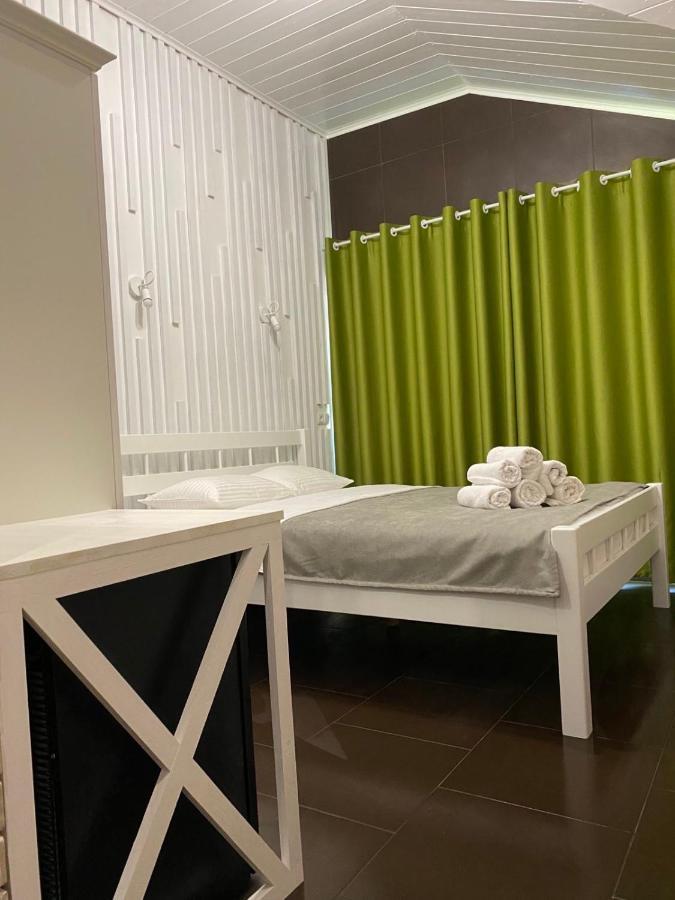 Captain Hotel Затока Екстериор снимка